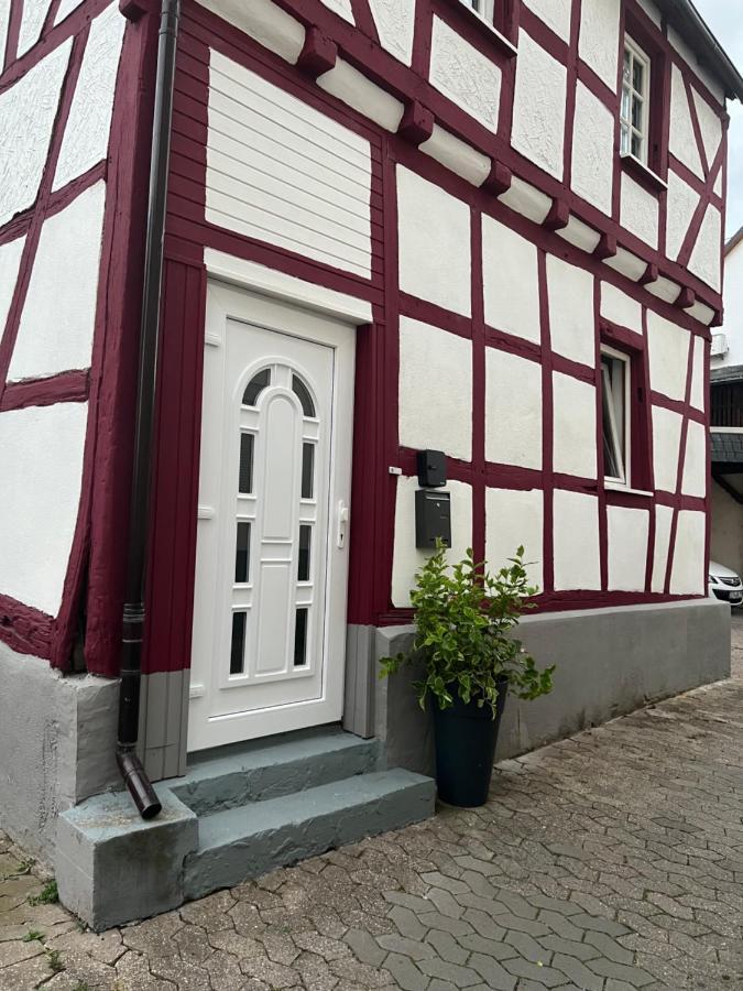 Charmantes Denkmalgeschuetztes Tiny House Am Rhein Rhens Luaran gambar